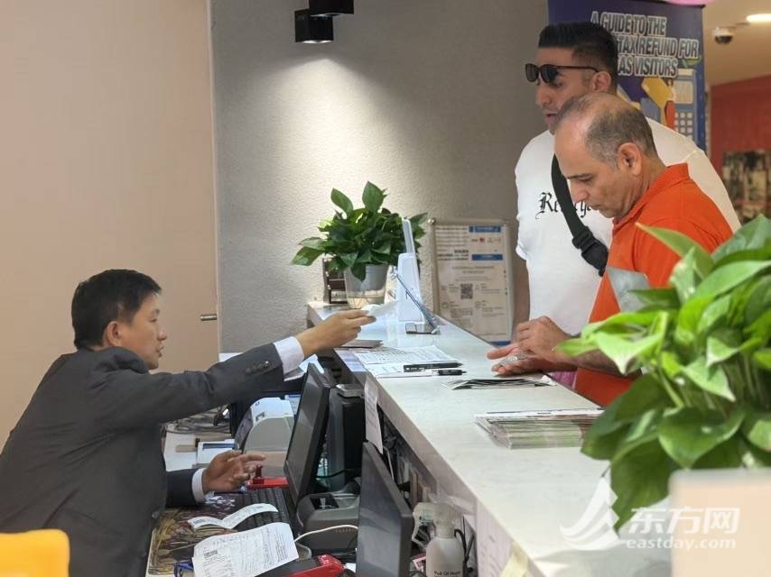 离境退税新政“满月”成绩单：上海离境退税销售额增长八成，退税商店实现全域覆盖