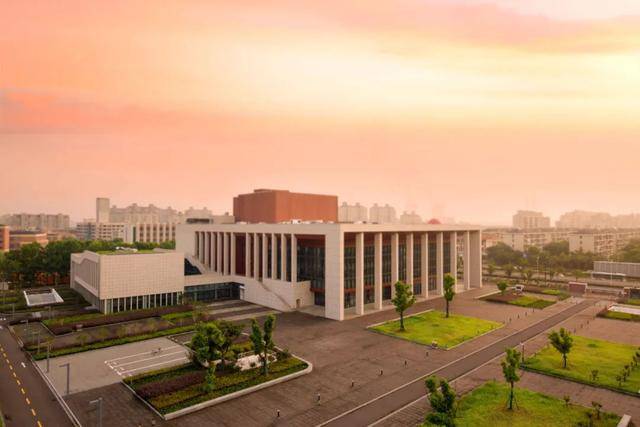 华东师范大学2025年本科招生章程 有这些新变化→