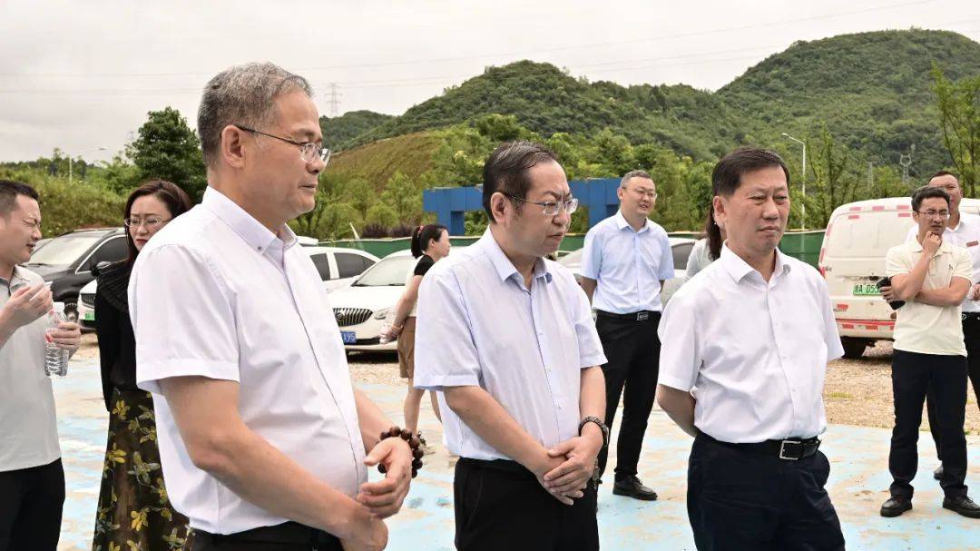 华东师范大学一行到筑考察调研——华东师范大学附属贵阳学校西校区小学部预计明年6月竣工