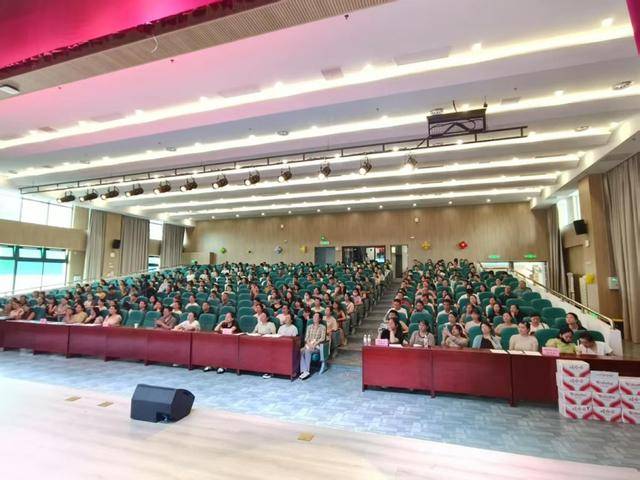 华东师范大学专家支招青春期亲子沟通 宣州家长大学堂第三场报告会开讲