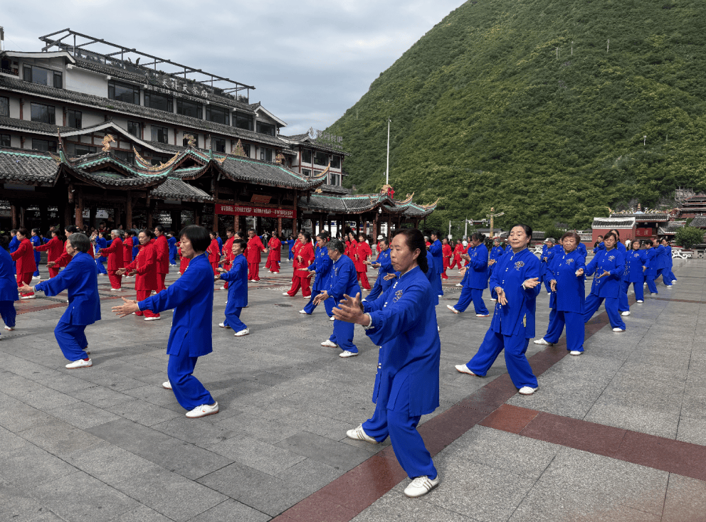 赓续“发展体育运动 增强人民体质”题词精神,四川掀起健身热潮