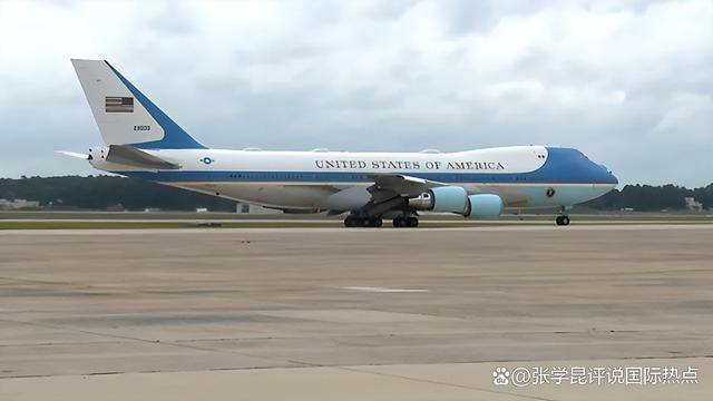 特朗普万万不会想到,他冒着生命危险访英,斯塔默还给了他一巴掌