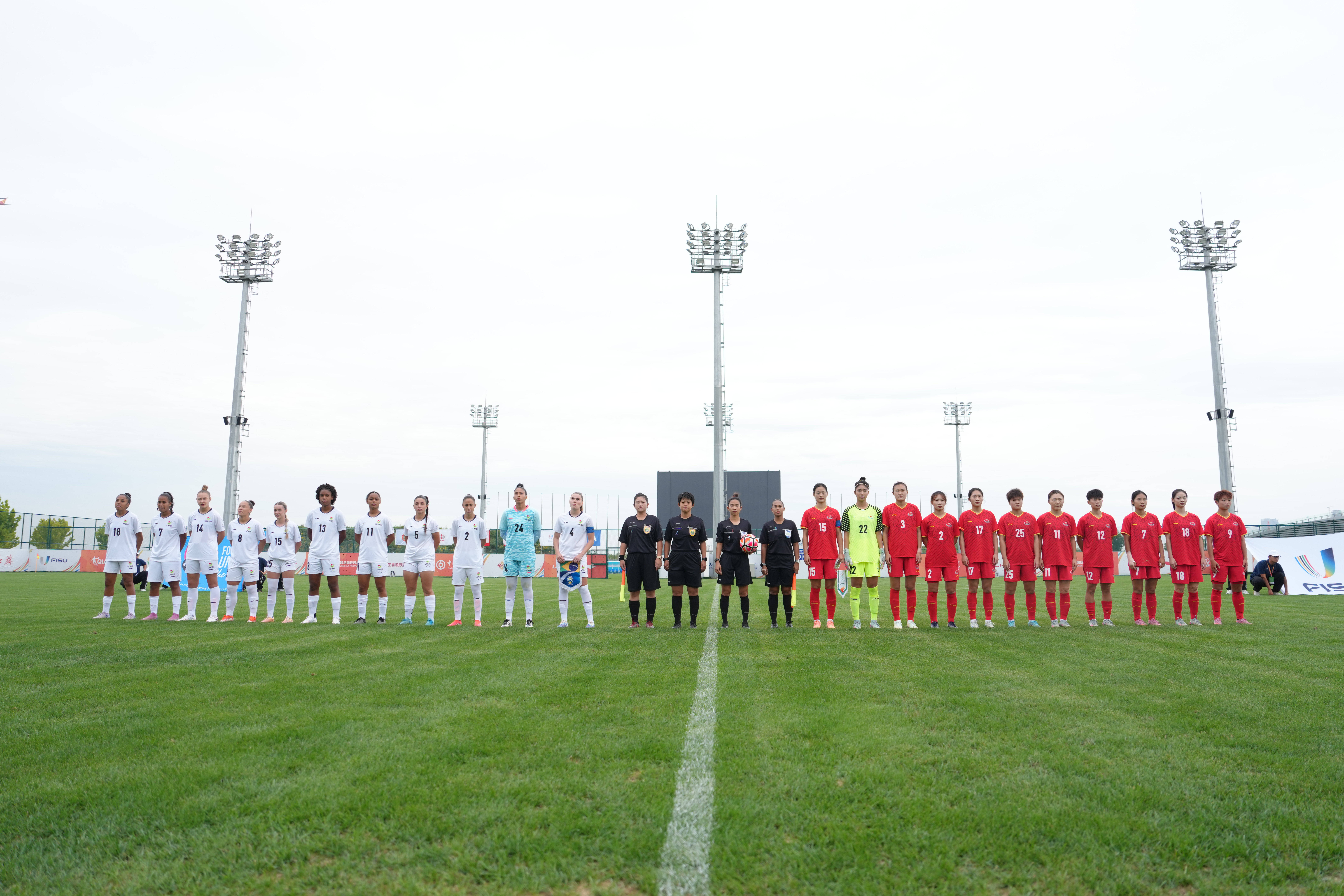 （体育）足球——国际大体联世界杯小组赛：上海体育大学女足胜圣卡塔琳娜南部大学女足
