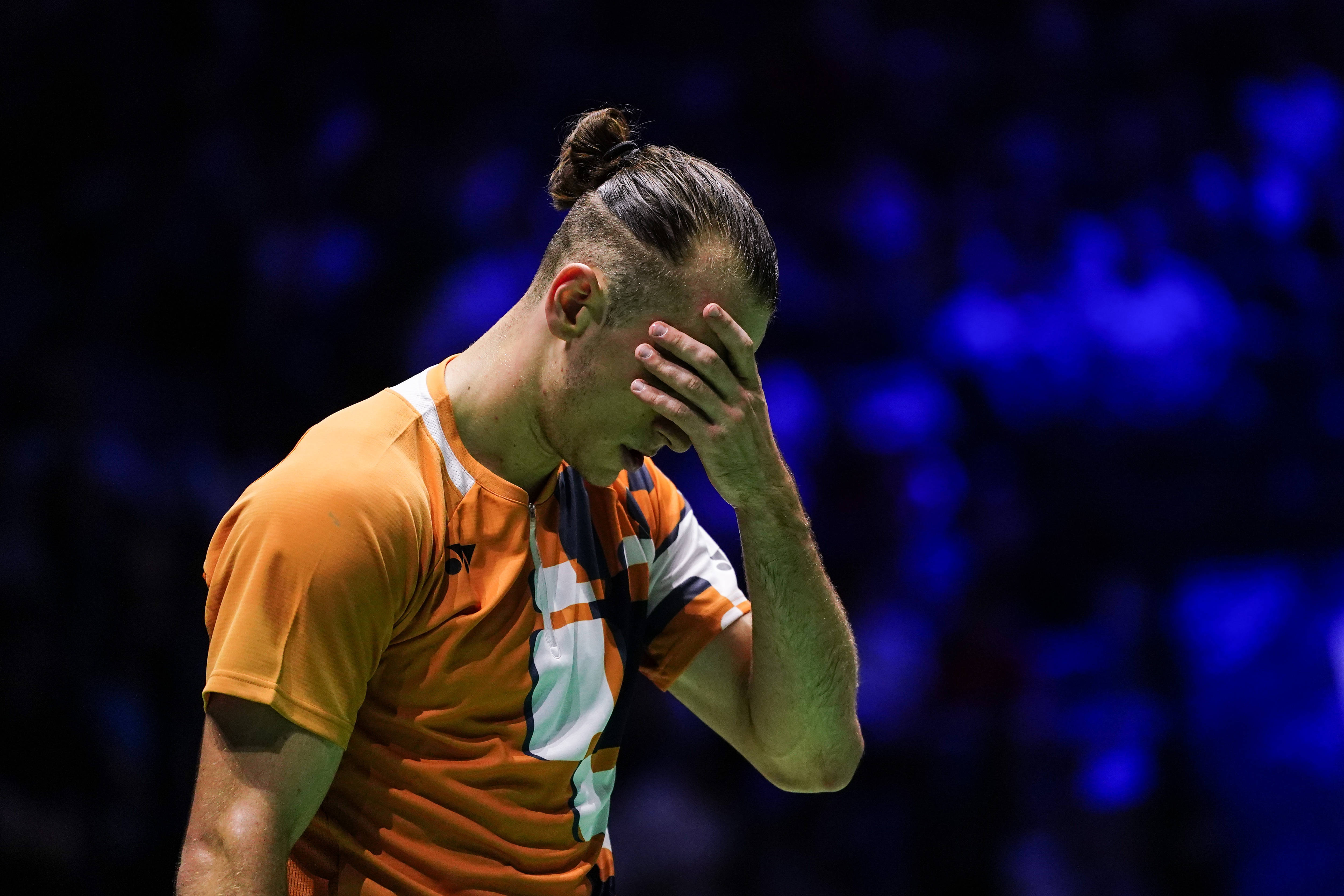 （体育）羽毛球——世锦赛：翁泓阳晋级八强