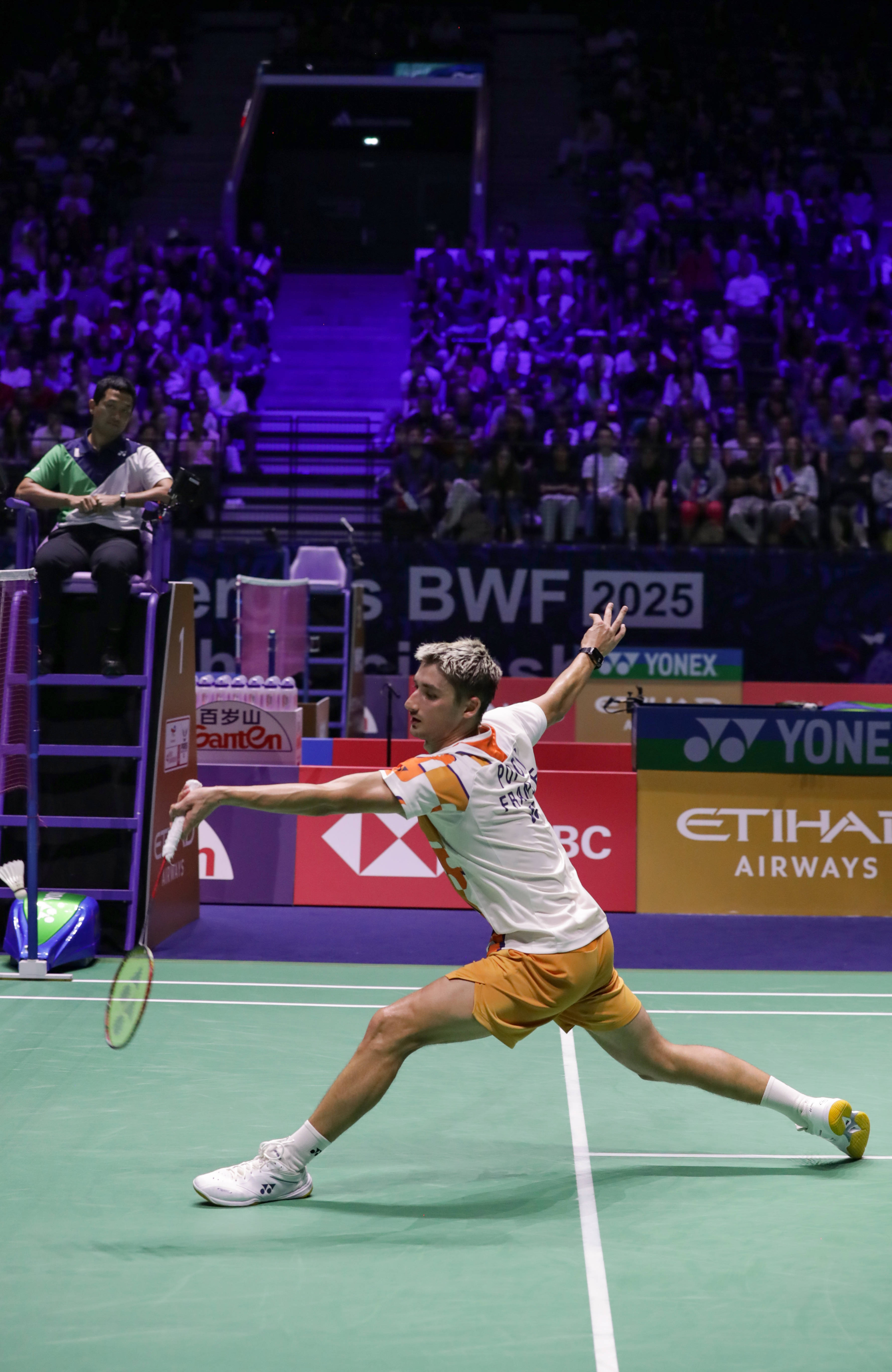 (体育)羽毛球——世锦赛:石宇奇晋级八强