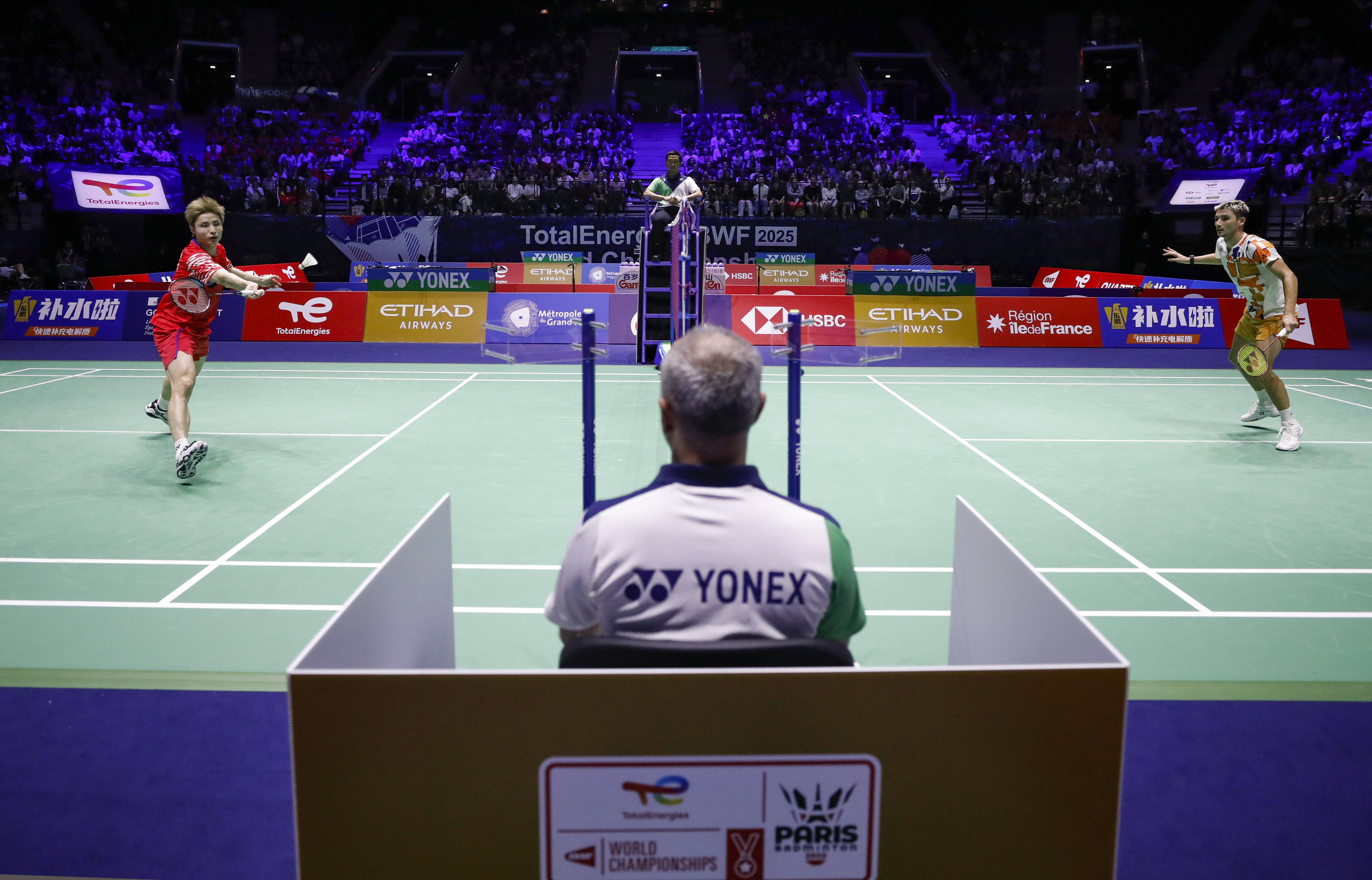 (体育)羽毛球——世锦赛:石宇奇晋级八强