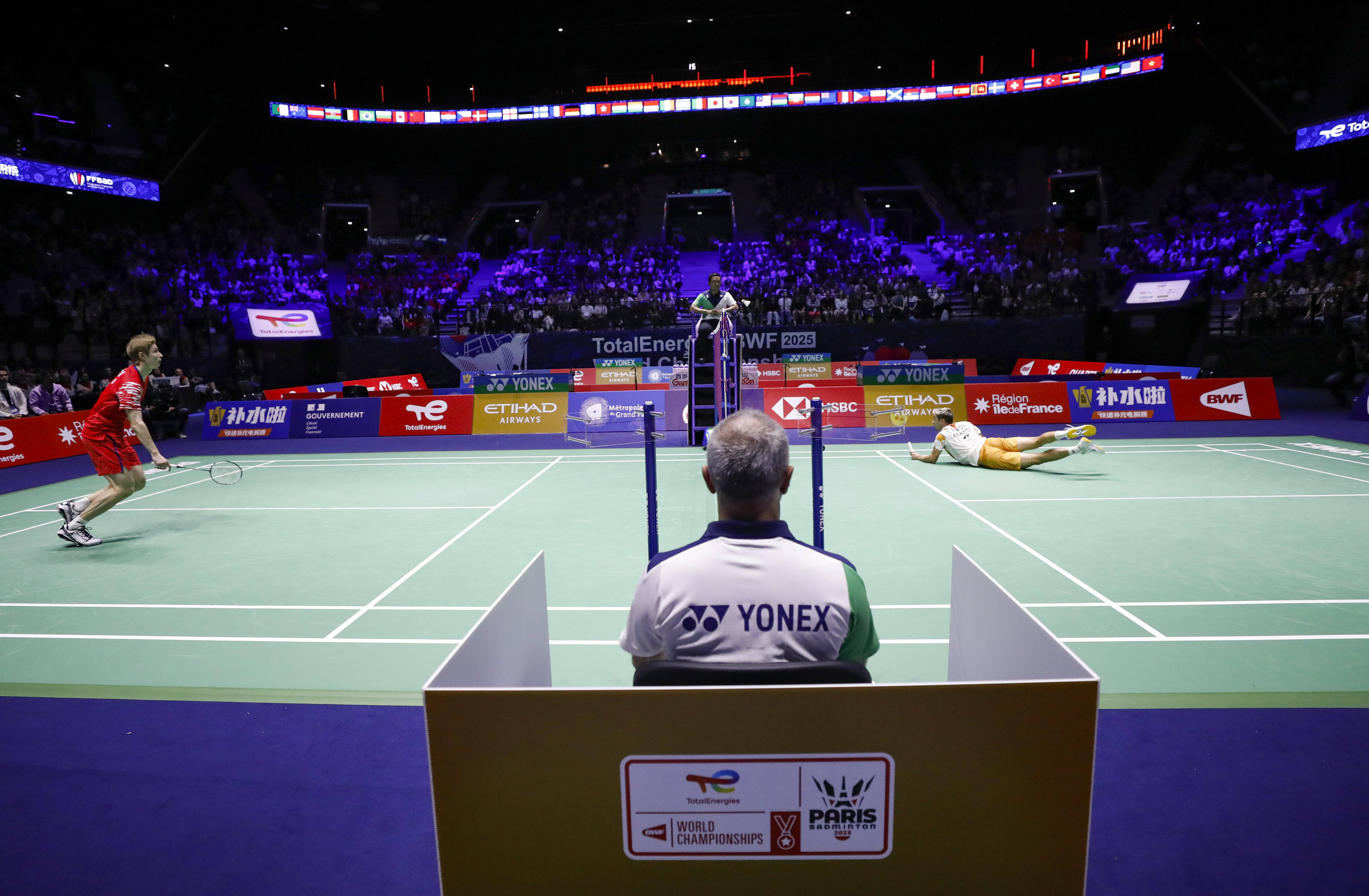 (体育)羽毛球——世锦赛:石宇奇晋级八强