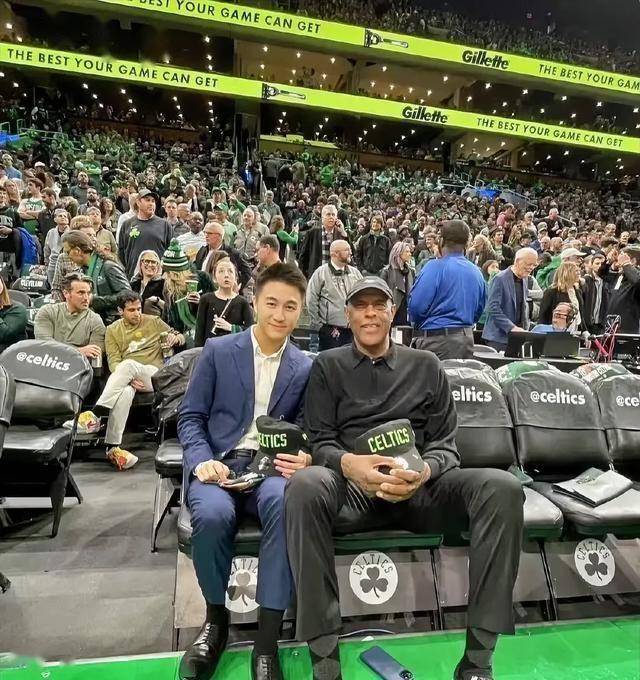 NBA大新闻 30岁何猷君当上NBA豪门股东!你敢想吗?