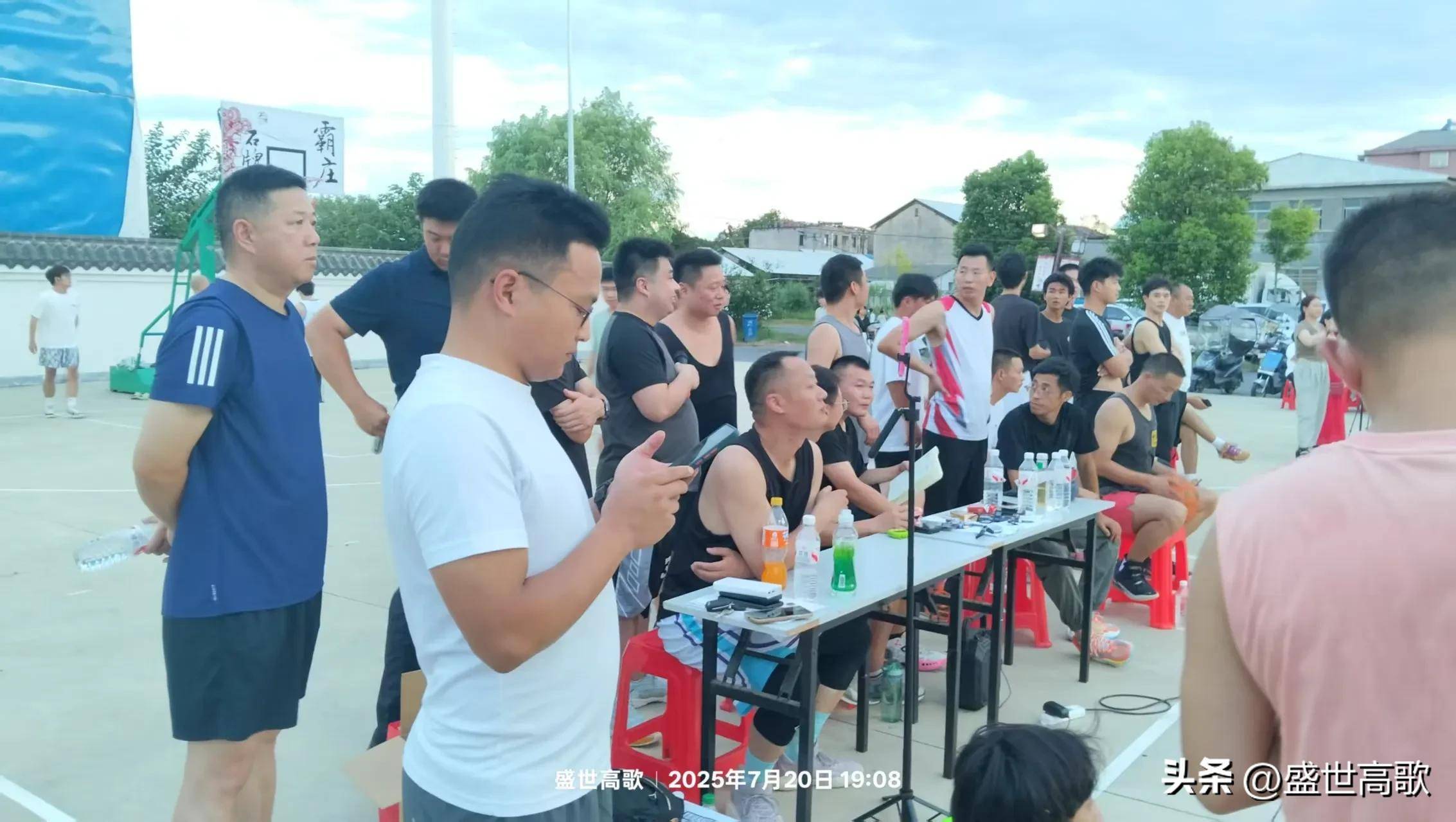 霸庄石牌篮球争霸赛势必将推动石牌体育运动的发展