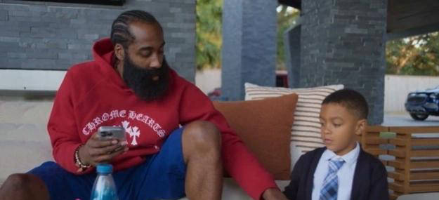 NBA新闻速递：哈登育儿心情、詹姆斯家中晚餐、杜兰特火箭生涯展望