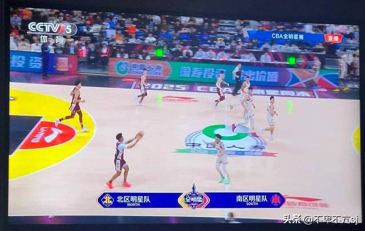 体育新浪体育:揭秘中国篮球明星巅峰对决,激情四溢现场直播精彩纷呈
