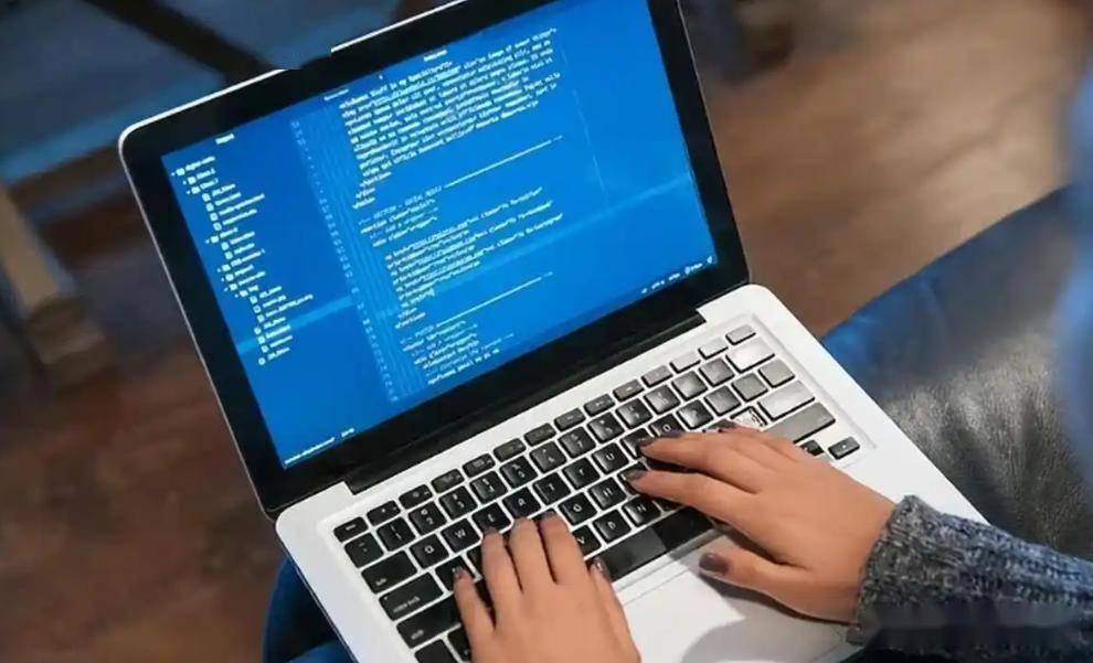 据央视新闻报道,美国国家安全局利用境外手机品牌短信服务漏洞,秘密网攻控制中国授时中心多名手机工作人员手机终端,窃取手机敏感资料