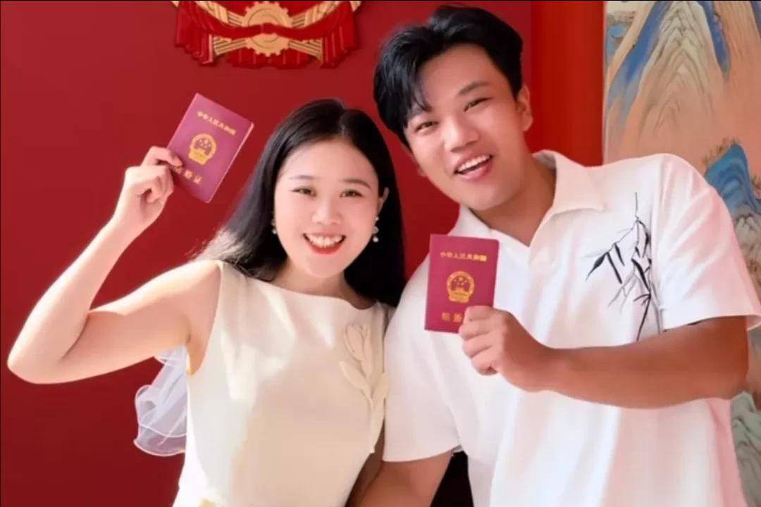 被拐25年“体育生”归位,0资产到亿万身家,解清帅10月12日红旗车队迎娶大学女友