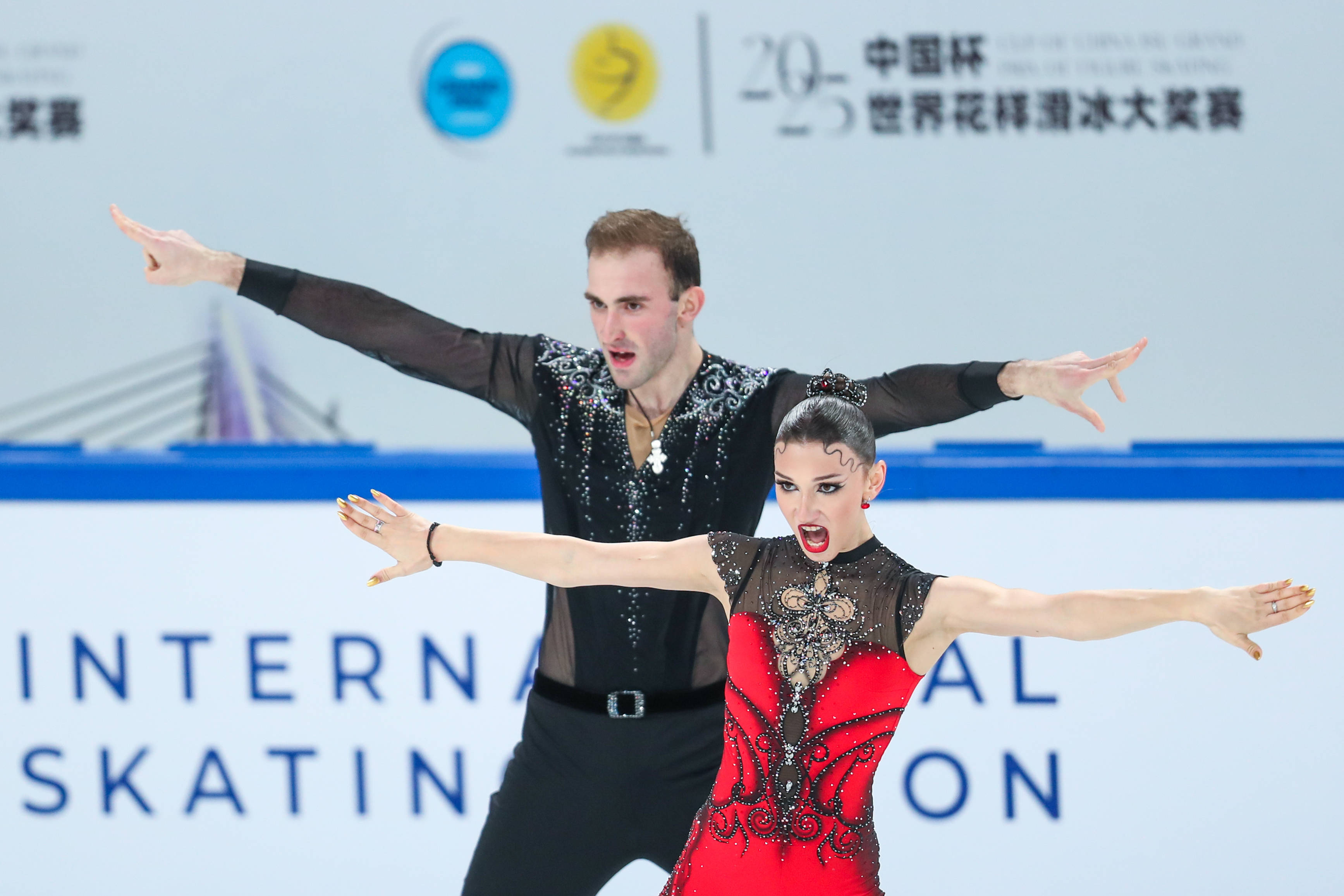 （体育）花样滑冰——中国杯：双人滑短节目赛况