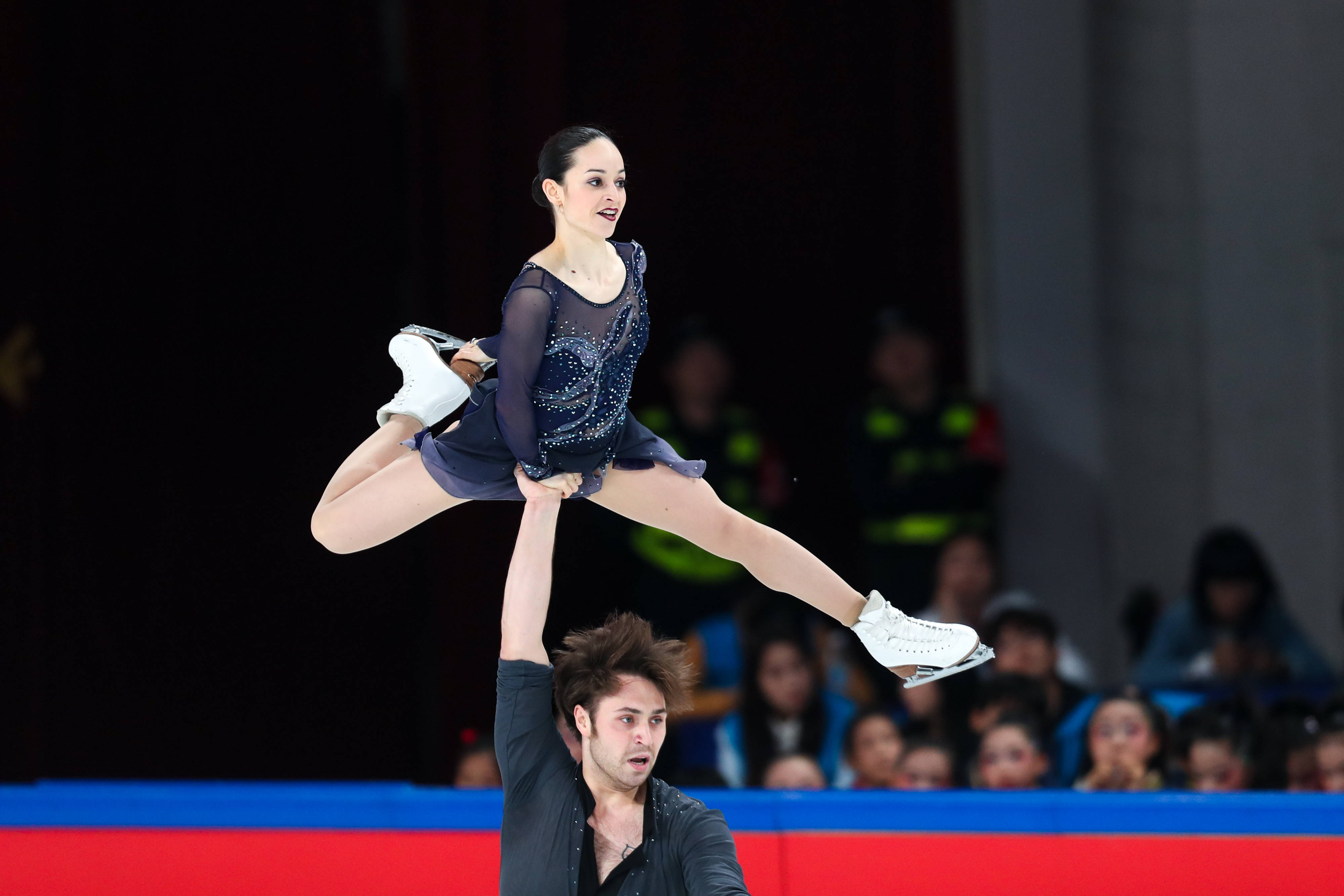 （体育）花样滑冰——中国杯：双人滑短节目赛况