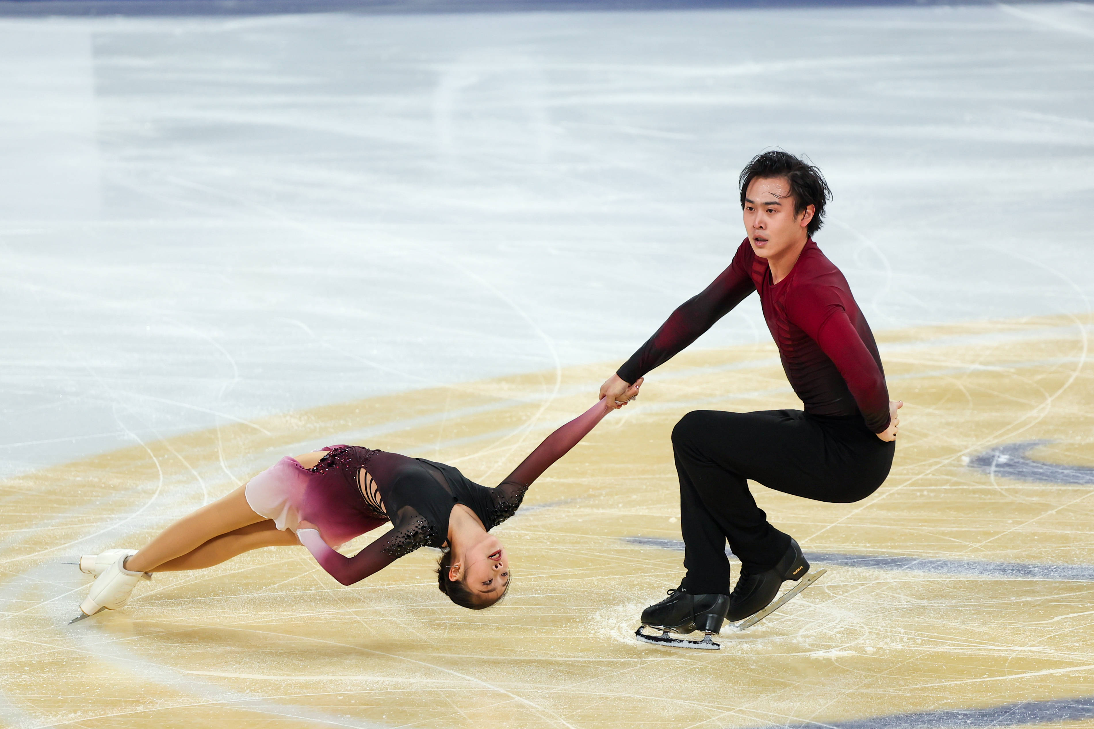 （体育）花样滑冰——中国杯：双人滑短节目赛况