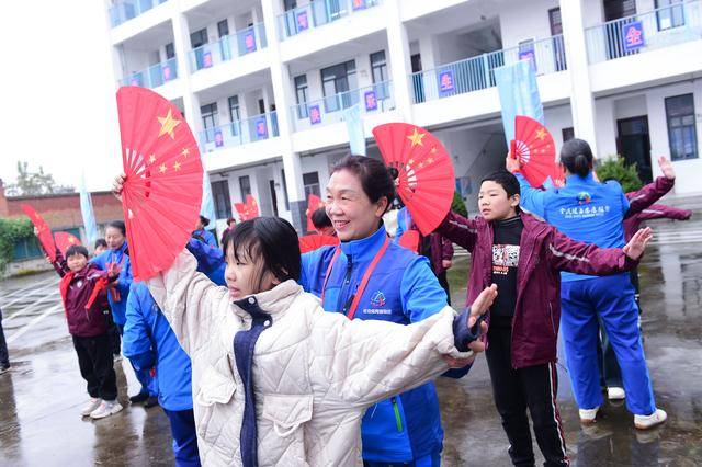 社会体育指导员送健康 送技能 助力青少年快乐成长