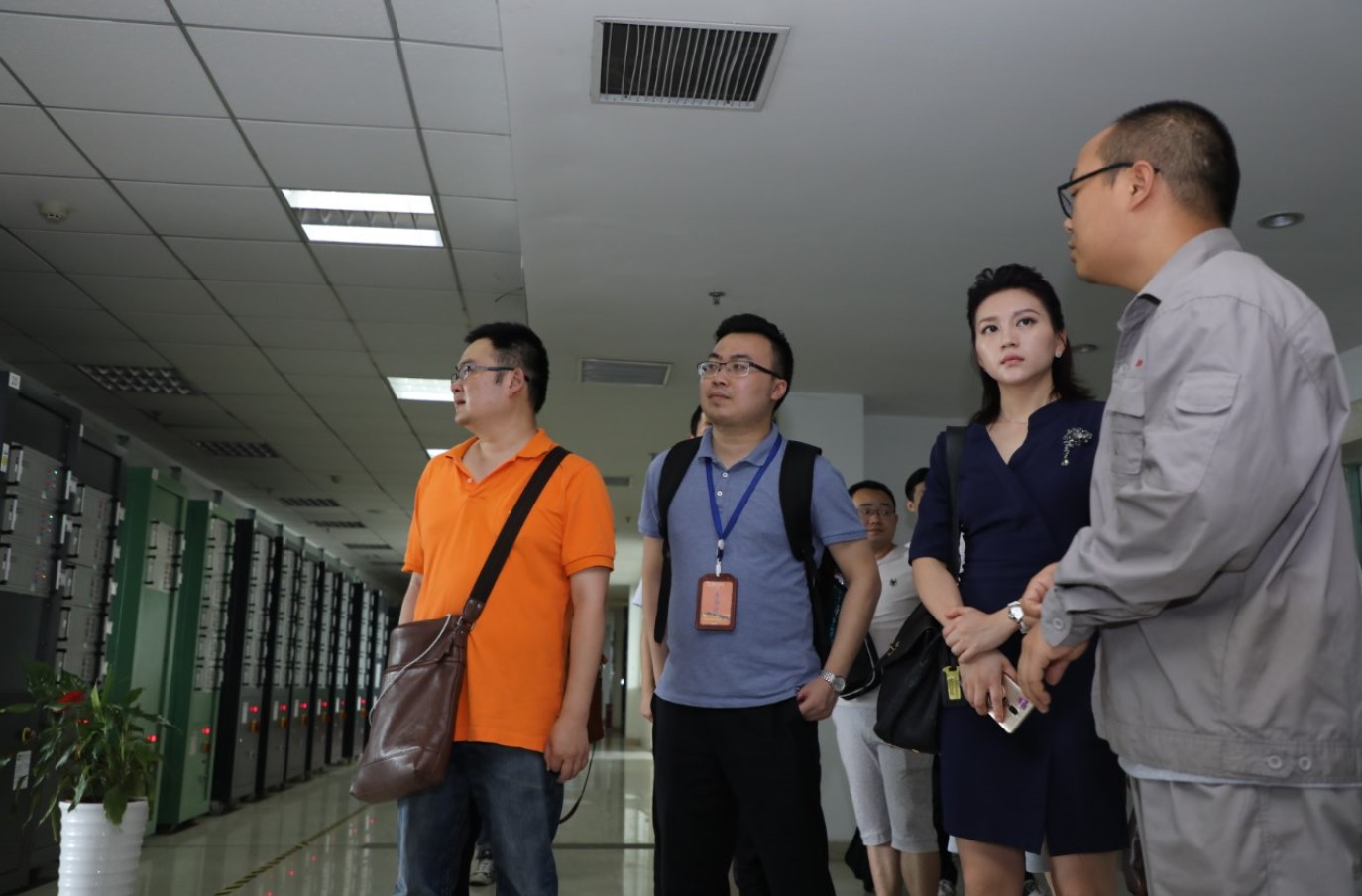 证券公司人员(证券公司人员为什么不可以炒股)