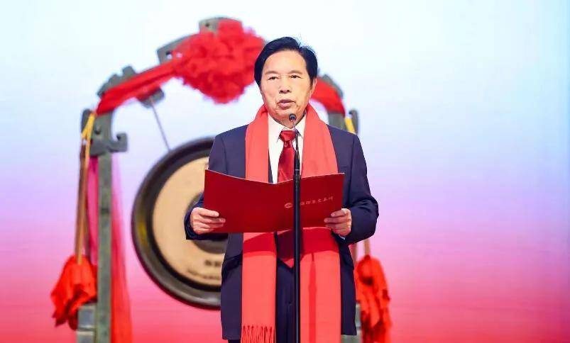 中信证券董事长(中信证券董事长德地立人简介)